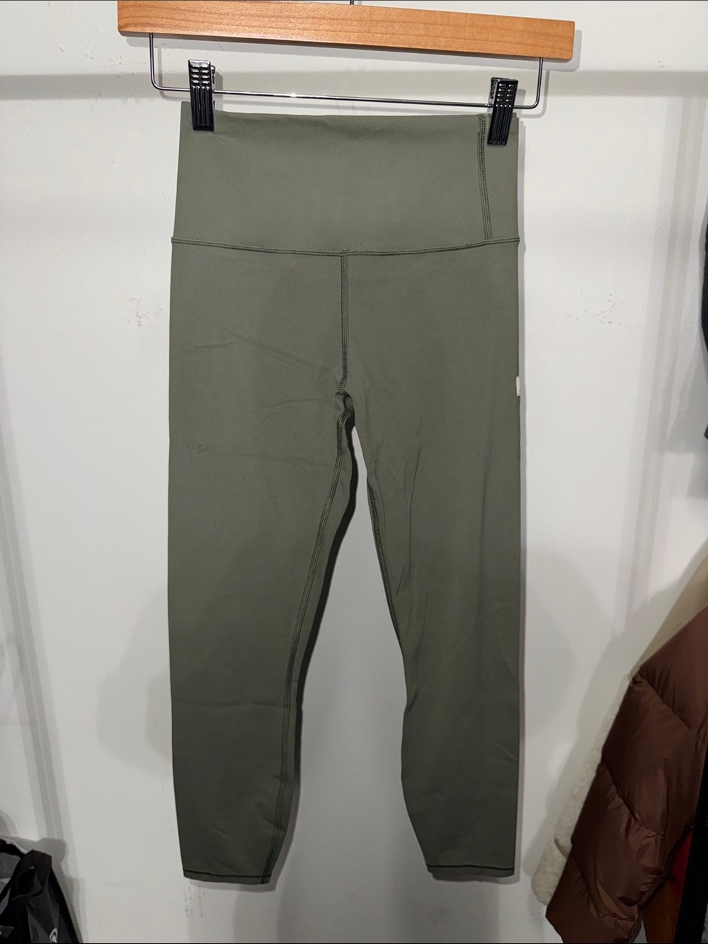 Vuori Olive High-Rise Performance Leggings